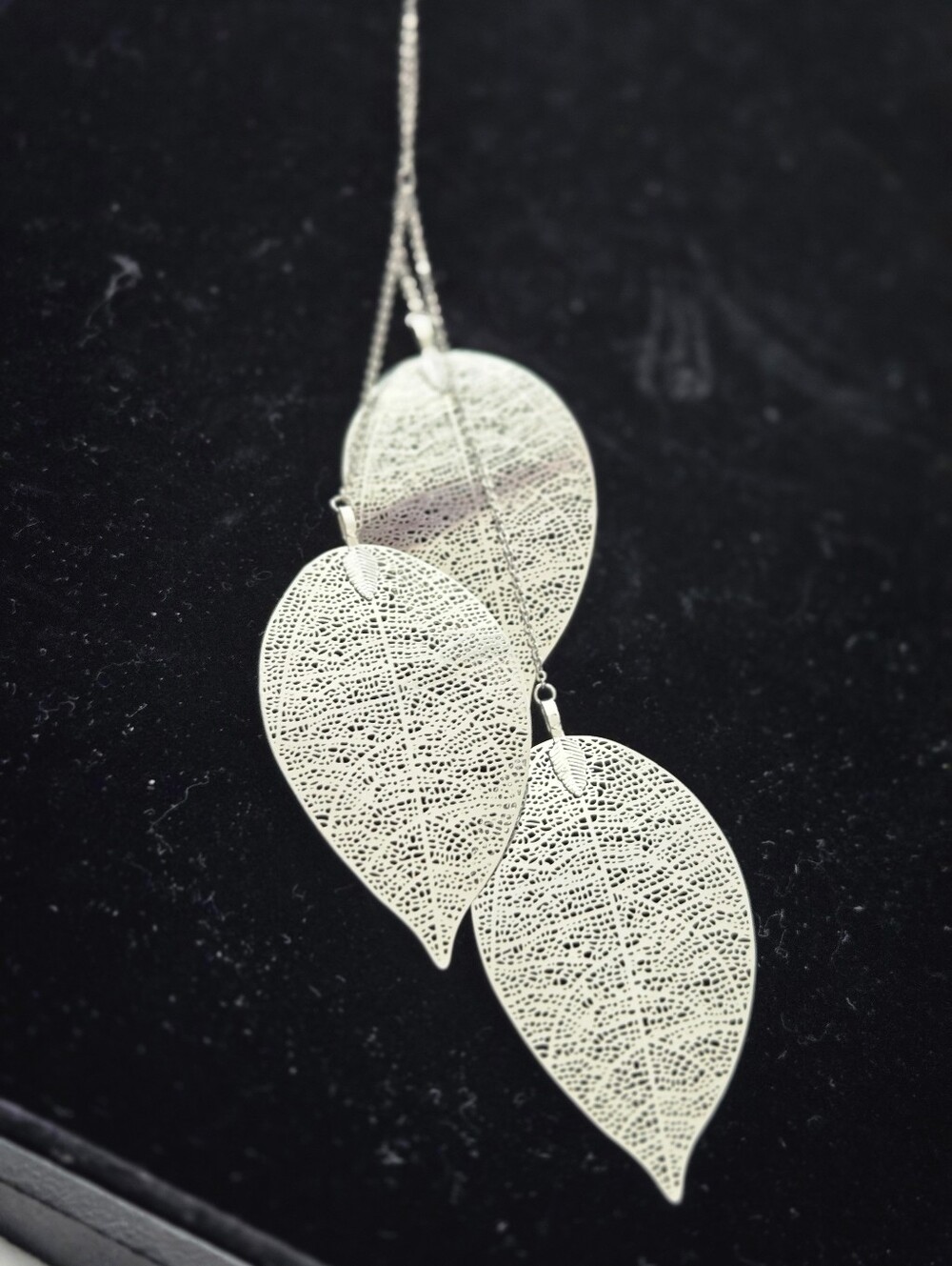 1946 Silver Leaf Trio Pendant Necklace -  28" With 3" Ext 7" Drop - Picture 2 of 8